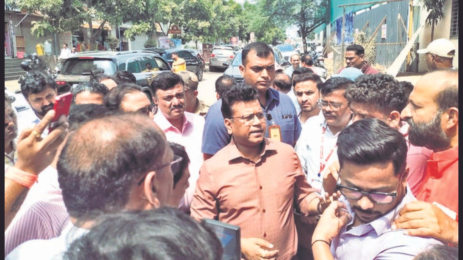 pmc-asks-pmrda-to-halt-new-building-permissions-in-wagholi-over-infrastructure-gaps