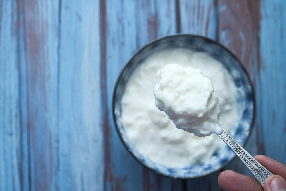 is-eating-curd-at-night-healthy?-experts-explain-the-right-way-to-consume-it