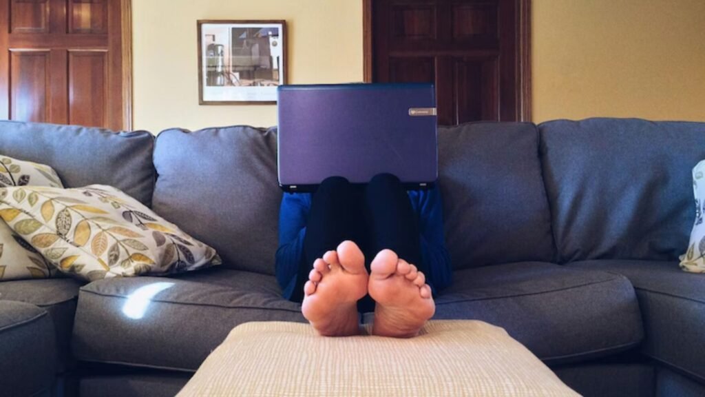 “work‑from‑leave”-on-the-rise-in-india:-employees-taking-time-off-just-to-work