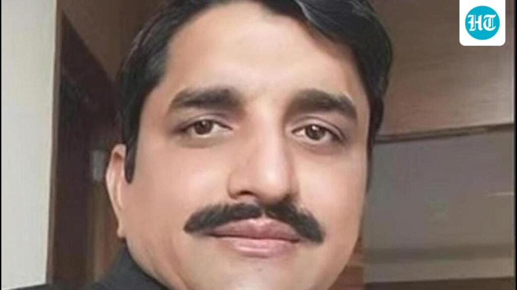 ias-appointments-sparks-dispute-in-maharashtra-education-depart;-senior-officers-move-mat