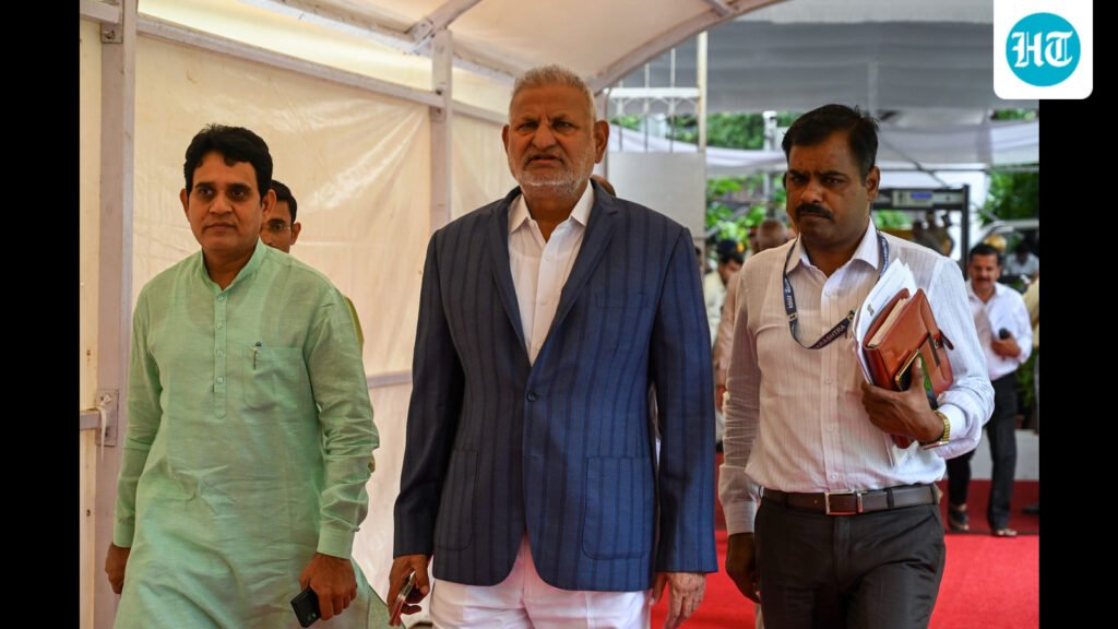 maharashtra:-how-conflicting-1994-affidavits-led-to-minister-kokate’s-conviction