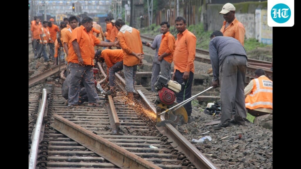railways-begin-high-capacity-tracks-installation-on-pune–manmad-route