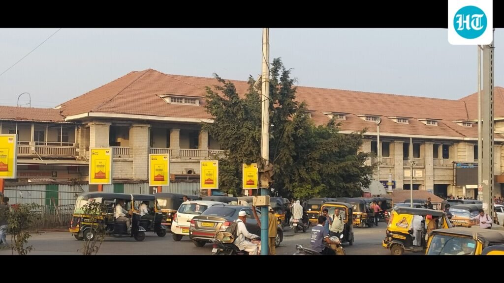 railways-write-to-traffic-police-about-congestion-outside-pune-railway-station