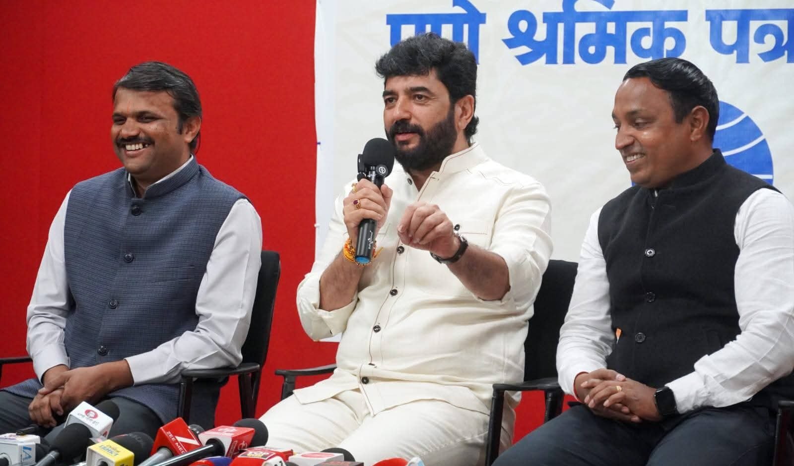 pune-mp-mohol-orders-removal-of-flex-banners,-including-those-by-newly-elected-corporators