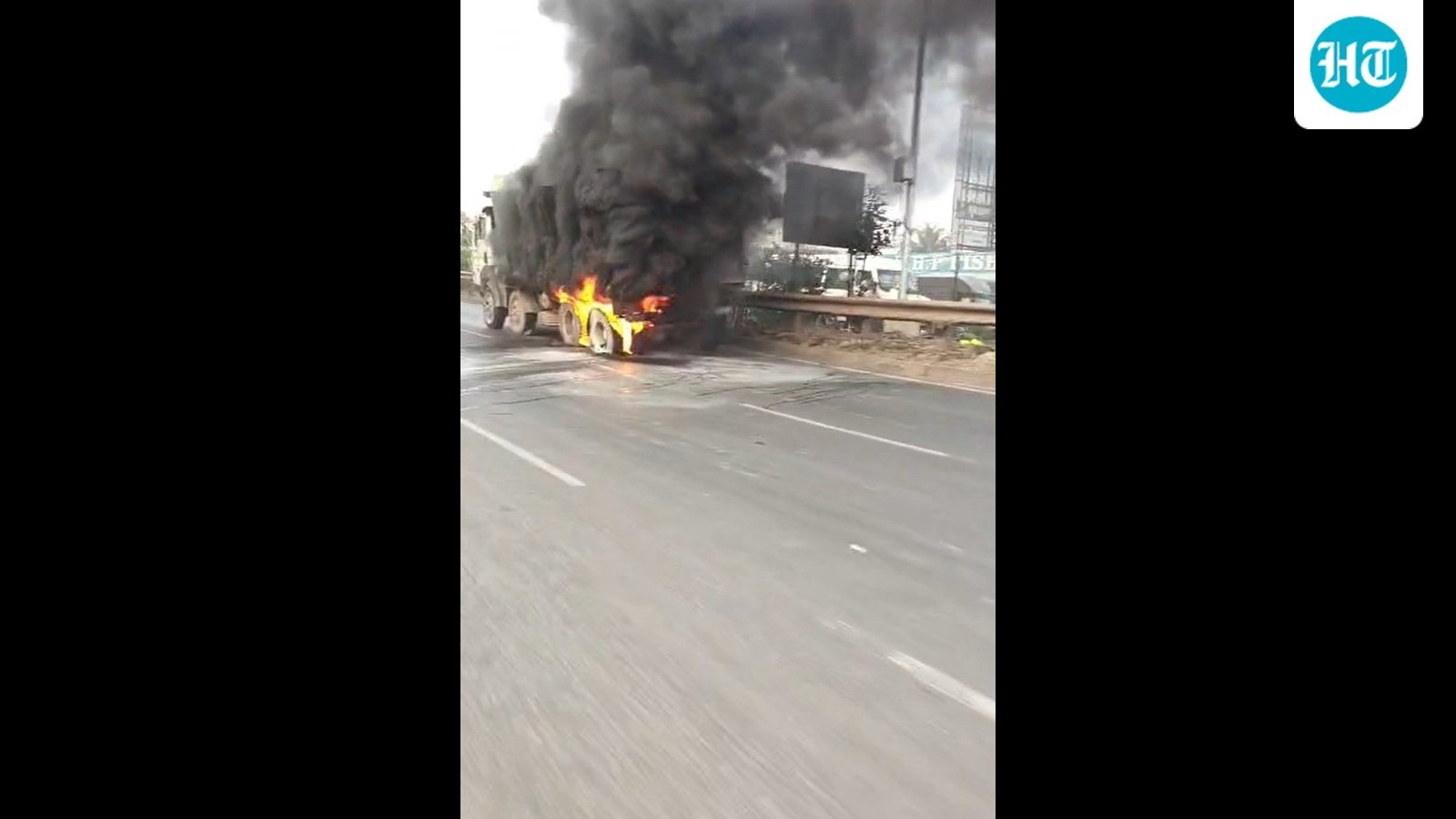 multiple-vehicles-hit-by-dumper-near-navale-bridge