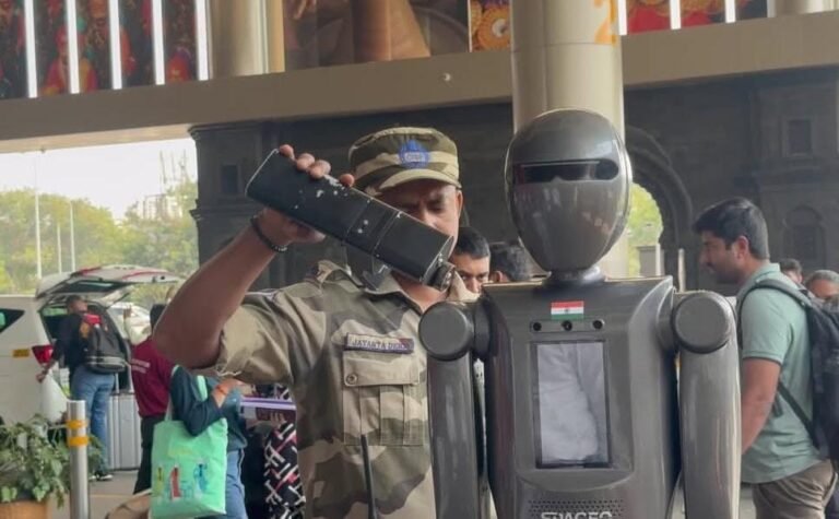 AI-Powered Humanoid Robot ‘Spaceo M1’ Begins Trial Run at Pune Airport