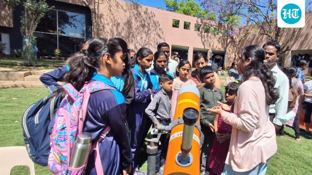 iucaa’s-open-campus-day-leaves-visitors-‘science-struck’