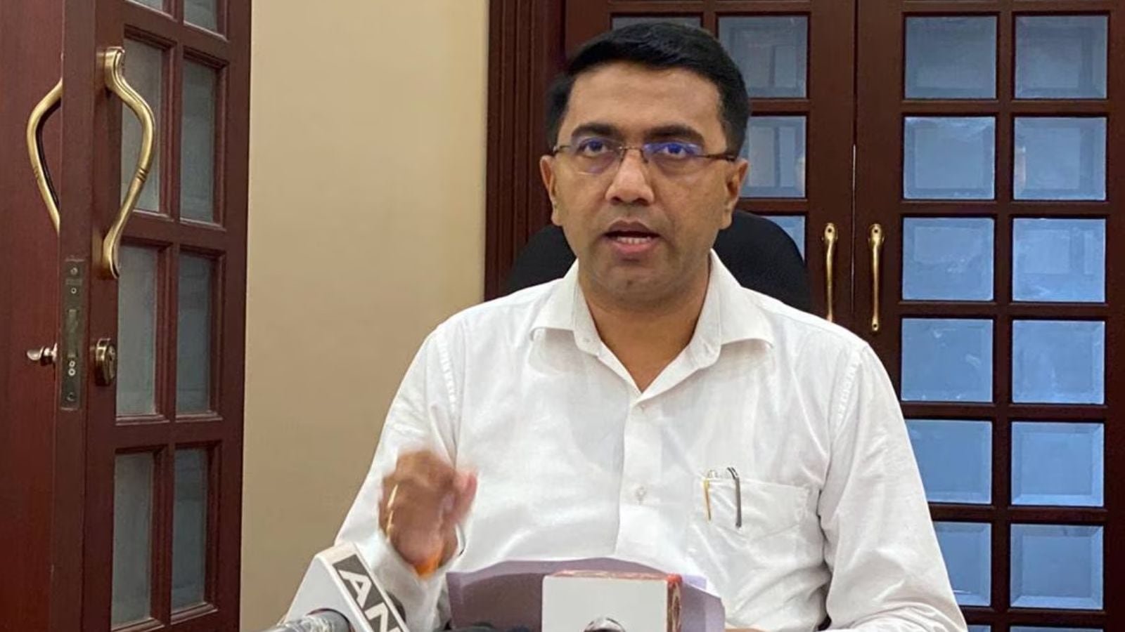 goa-cm-pramod-sawant-undergoes-angioplasty-at-pune-hospital,-to-be-discharged-today