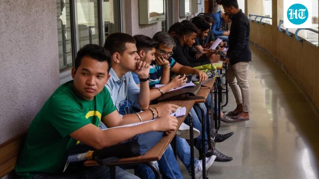 schools-told-to-set-up-guidance-centres-ahead-of-fyjc-admissions