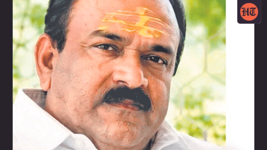 ‘godman’-ashok-kharat’s-police-custody-extended-till-april-1-as-sit-begins-analysing-mobile-data