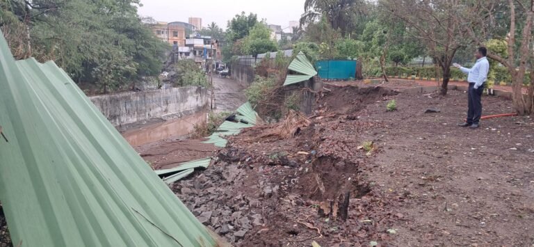 Pune: Wall Collapses At Shivarkar Garden In Wanowrie After Heavy Rain, Urgent Repairs Ordered