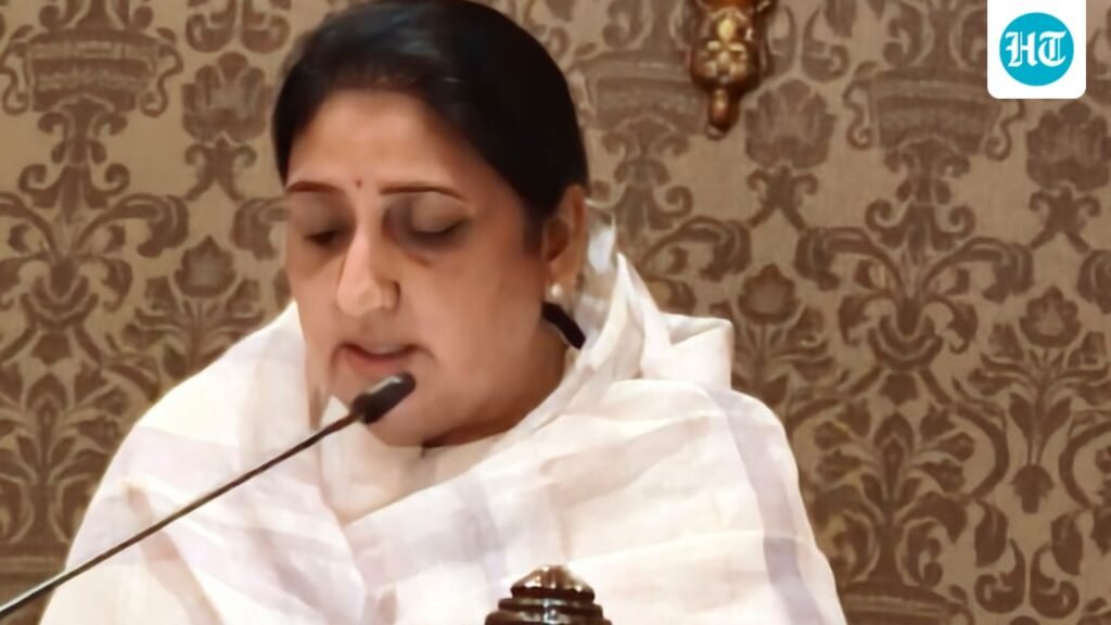 sunetra-pawar-seeks-uddhav-thackeray’s-support-for-baramati-bypoll