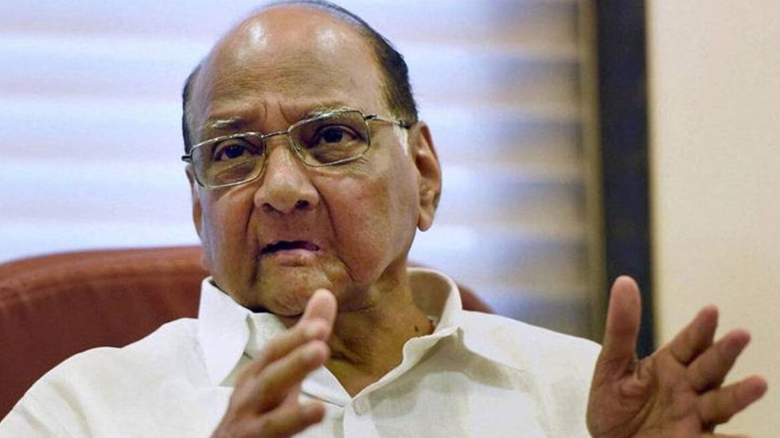 sharad-pawar-says-regressive-elements-in-warkari-sect,-cm-says-he’s-wrong