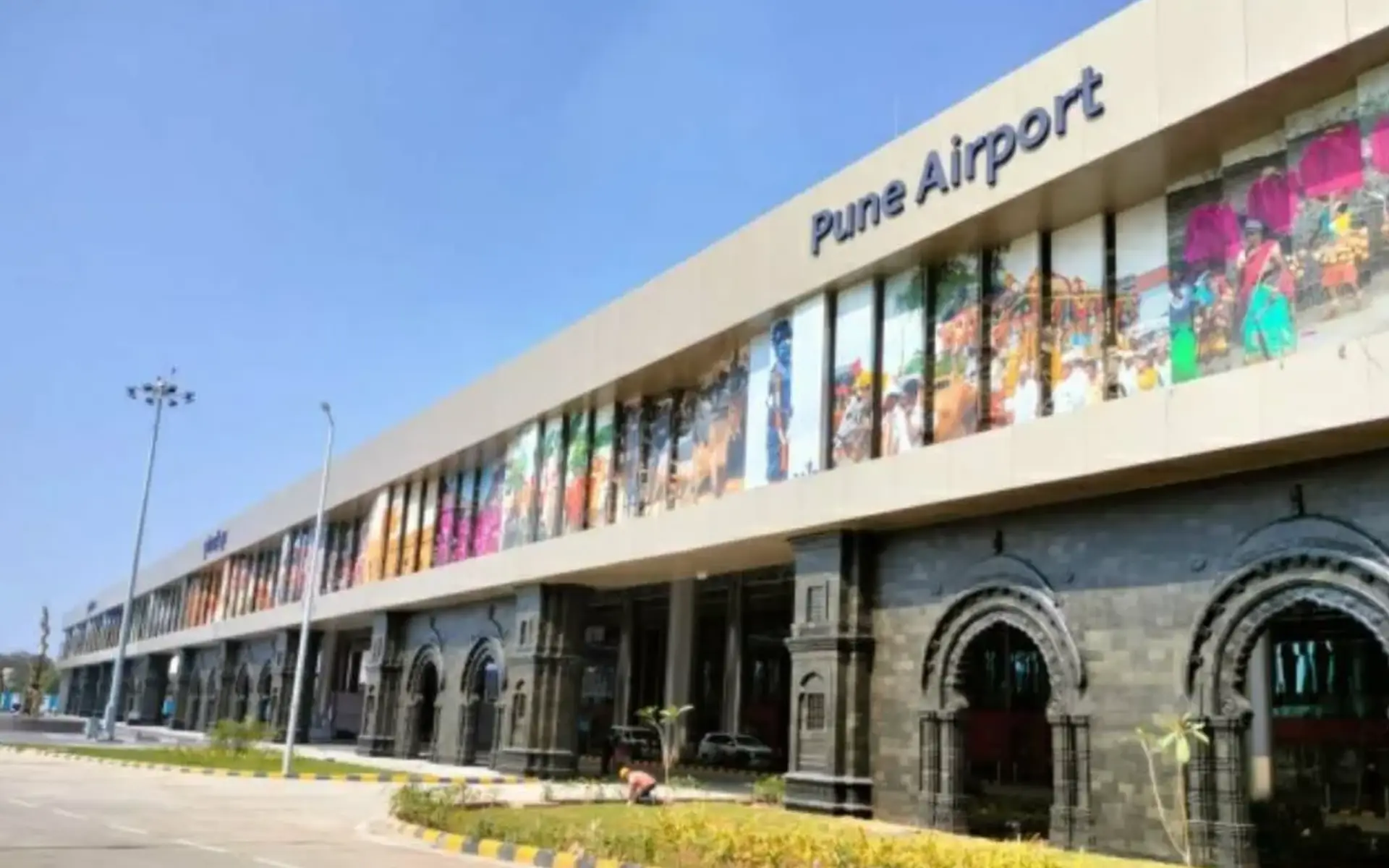 pune-airport-runway-shut-after-iaf-aircraft-incident;-crew-safe