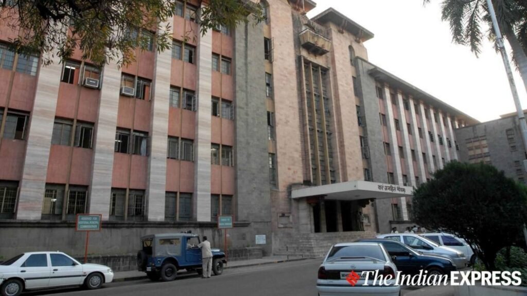 hundreds-of-govt-employees-join-statewide-strike-over-old-pension-scheme