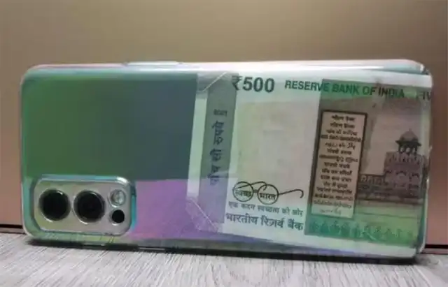 mobile-safety-alert:-keeping-cash-or-cards-in-phone-cover-may-increase-overheating-risk