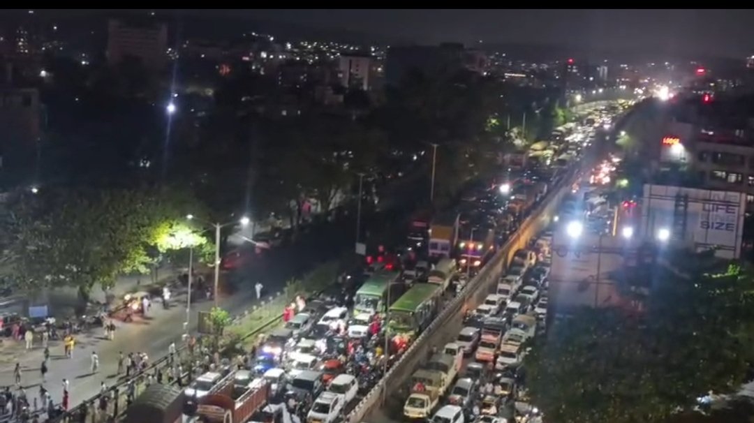 pune-traffic-update:-protest-at-wadgaon-bridge-ends,-traffic-restored-in-phases