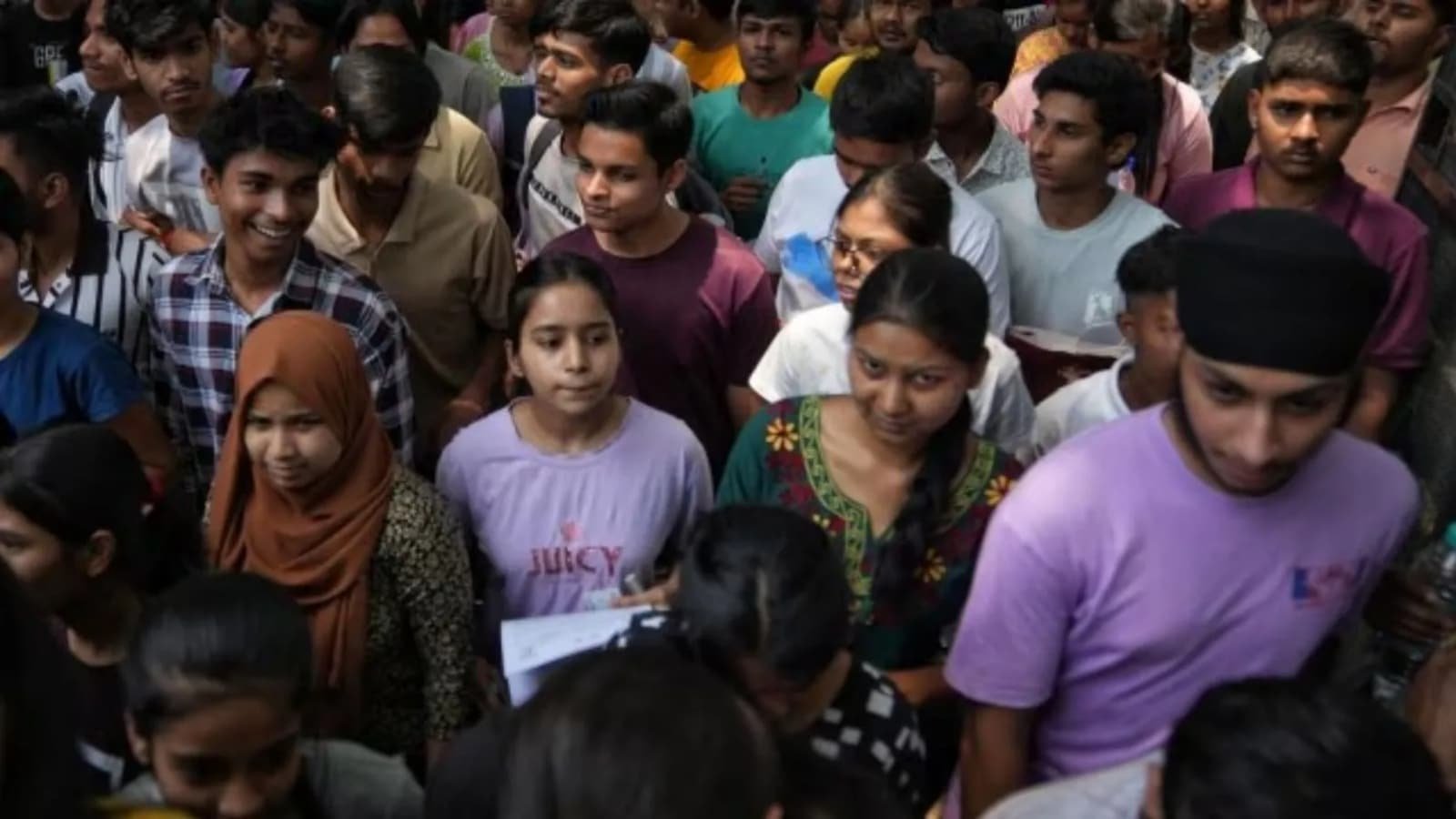 neet-ug-2026:-pune-parents-flag-procedural-delays-at-exam-centres,-say-students-lost-crucial-time