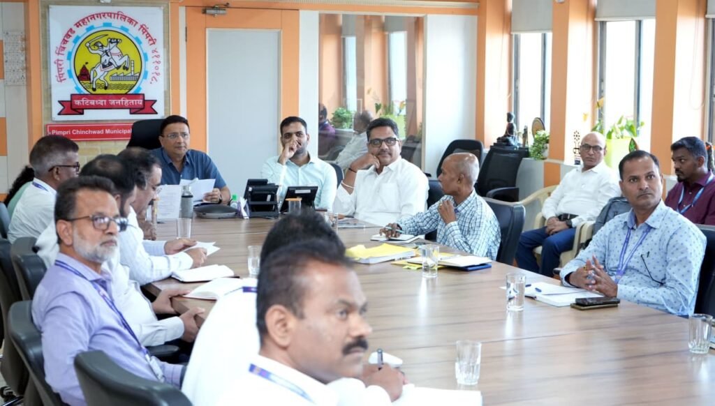 pcmc-commissioner-warns-shopkeepers-to-remove-encroachments-outside-shops-within-15-days