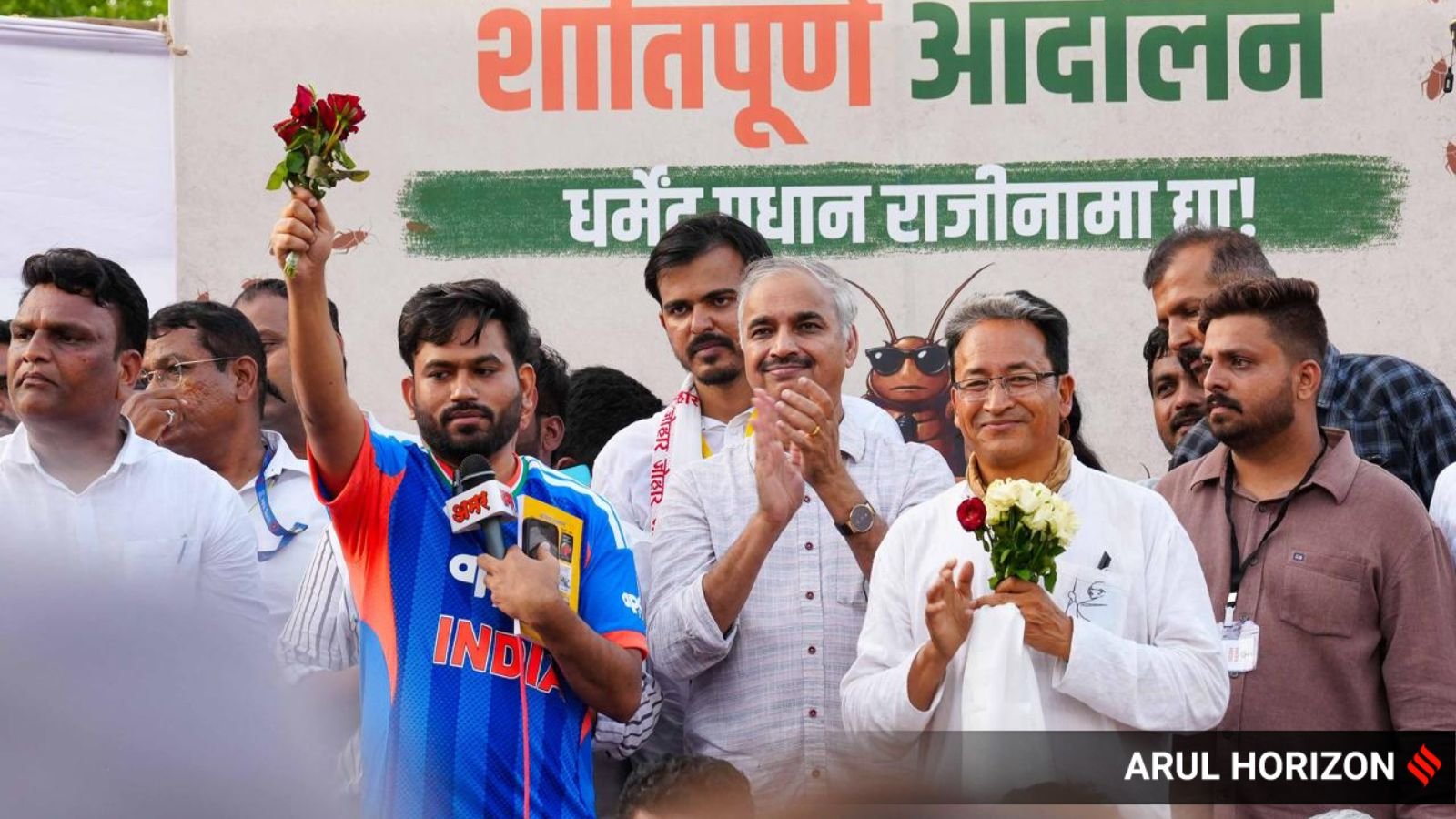 ‘dharmendra-pradhan-isteefa-do’-fills-the-air-at-cockroach-janta-party-protest-in-pune