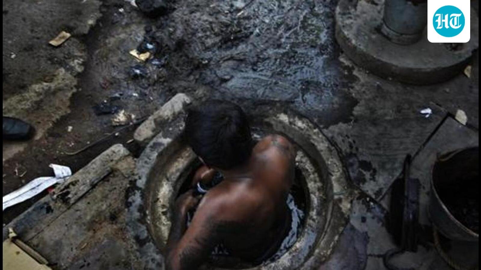 workersтАЩ-body-seeks-probe-into-manual-scavenging-in-pcmc;-seeks-action-against-contractor