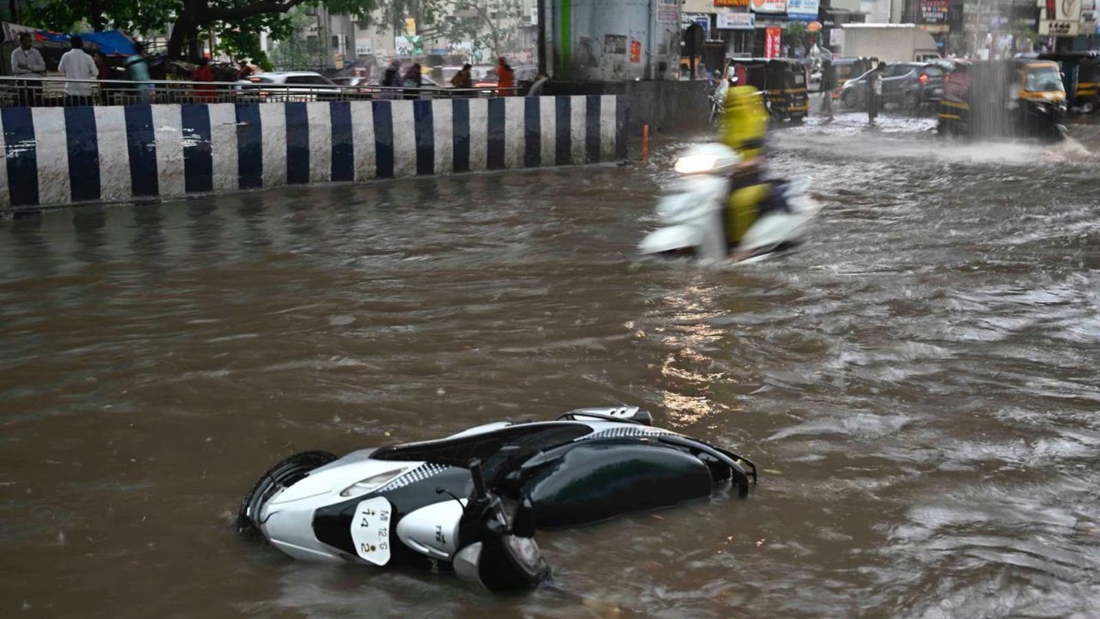 residents-evacuated-from-flood-prone-areas-amid-heavy-rain-in-pimpri-chinchwad