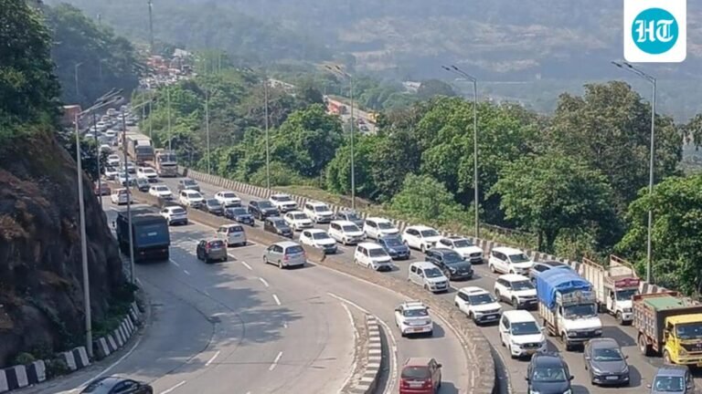 Traffic on Pune-Mumbai Expressway and old highway suspended after heavy rainfall