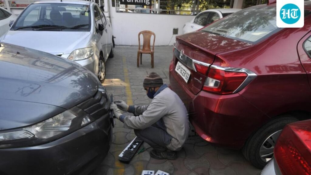 pune-rto-fines-2,684-vehicles-for-hsrp-violations
