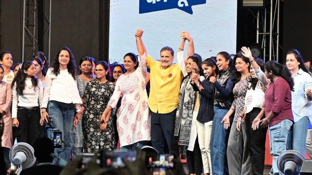 in-pune,-rahul-gandhi-debunks-patriarchy,-says-our-fight-is-against-‘manusmriti’-mindset
