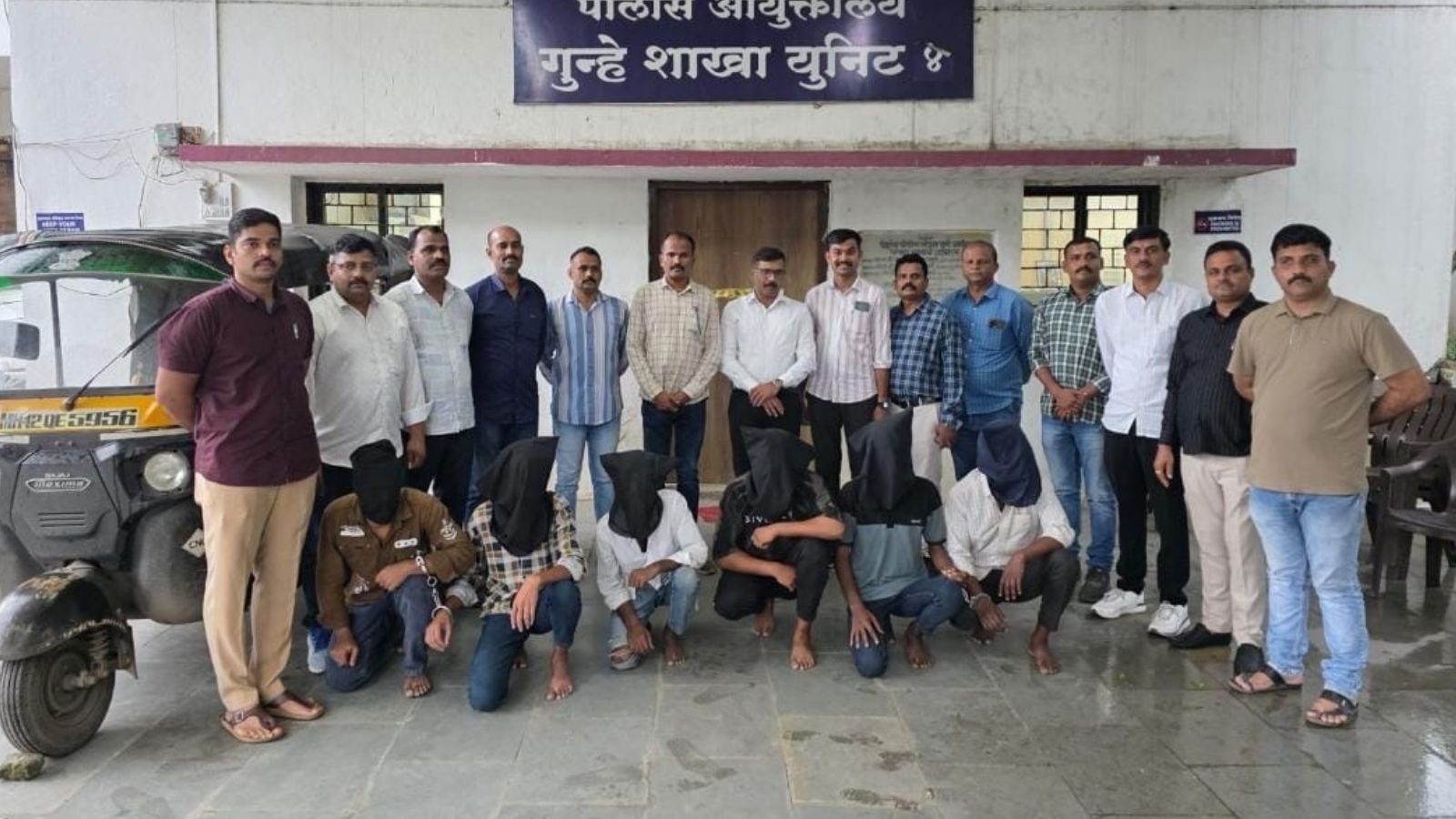 pune-delivery-boy-kidnapped,-hit-with-machete,-robbed-of-rs-90,000;-6-held