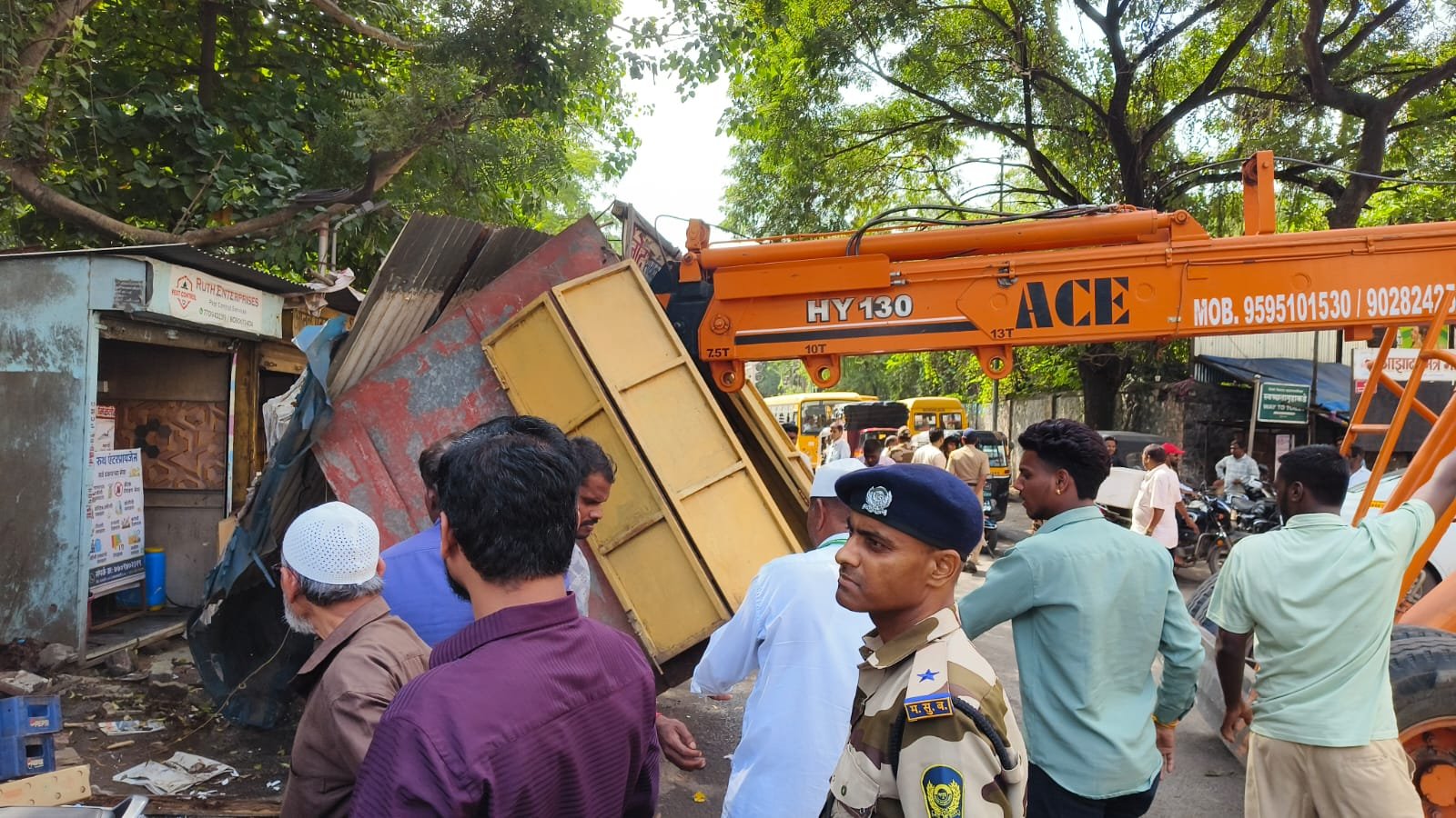 pune:-pcmc-removes-19-tobacco-stalls-within-100-metres-of-schools-and-colleges