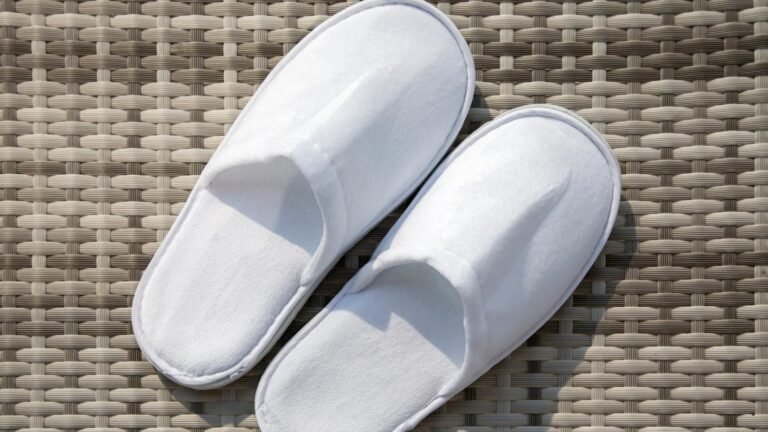 Do You Know Why Disposable Slippers Are Kept In Hotel Rooms? Here’s The Practical Reason