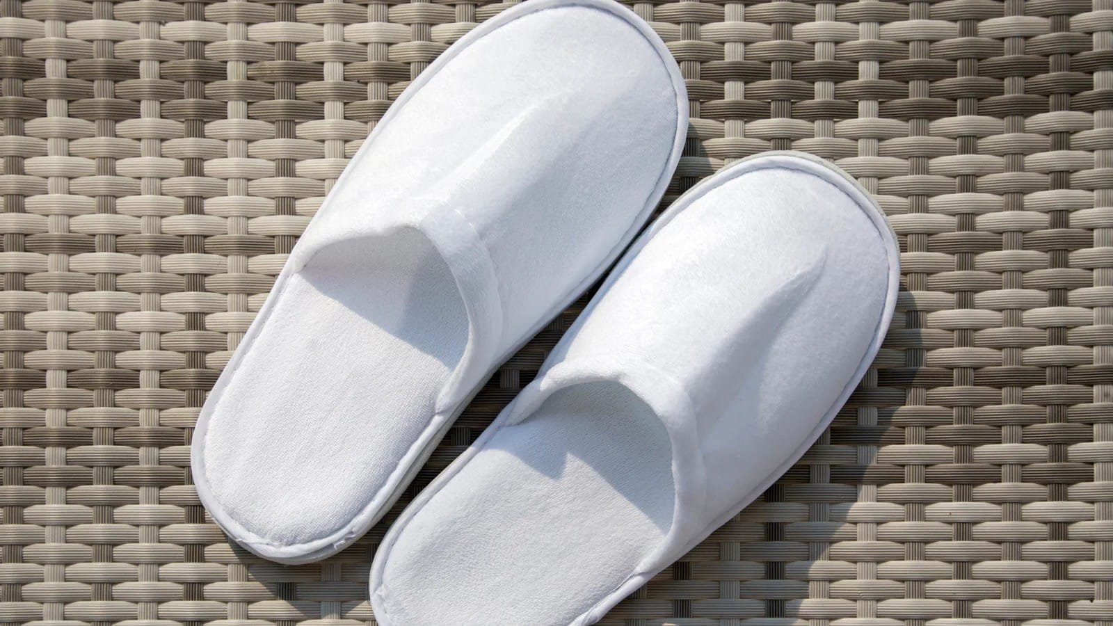 do-you-know-why-disposable-slippers-are-kept-in-hotel-rooms?-here’s-the-practical-reason