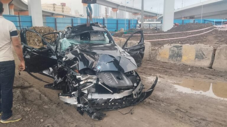 Mumbai Coastal Road BMW Crash: Three Young Men Killed, One Critical After Car Plunges From Flyover