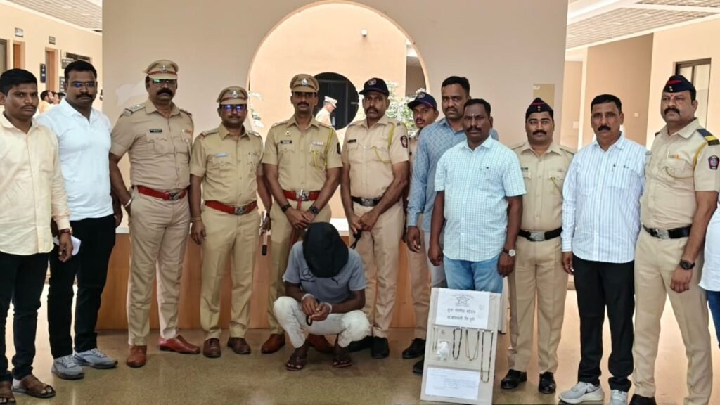 family-member-held-for-murder-of-two-elderly-women-in-baramati,-robbing-gold-jewellery