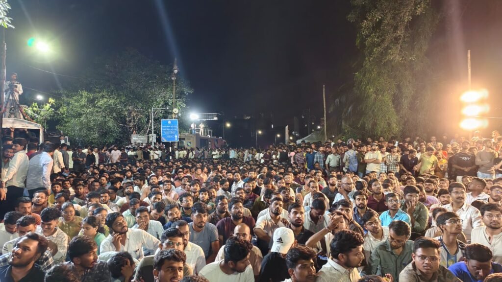 pune-traffic-hit-by-mpsc-agitation;-police-urge-motorists-to-avoid-key-routes