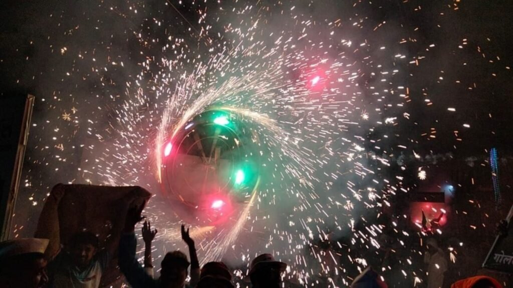 in-this-maharashtra-village,-dussehra-means-an-all-night-fireworks-spectacle