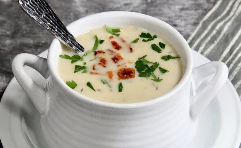 want-a-quick-comfort-meal?-try-this-easy-creamy-garlic-soup
